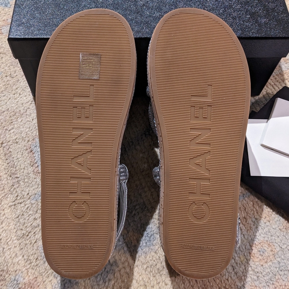 🎁SOLD CHANEL🤩20S CC Lambskin Cord Rope Logo Dad Sandals in Silver Sz 39 - Picture 10 of 16